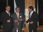 Sieger des International Best Factory Award 2007 gratulieren sich gegenseitig