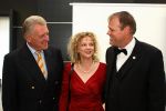 Minister Pfister beglückwünscht Gerhard und Beate Daiger