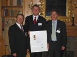 Gerhard R. Daiger erhält Urkunde Top 3 International Best Factory Award 2007